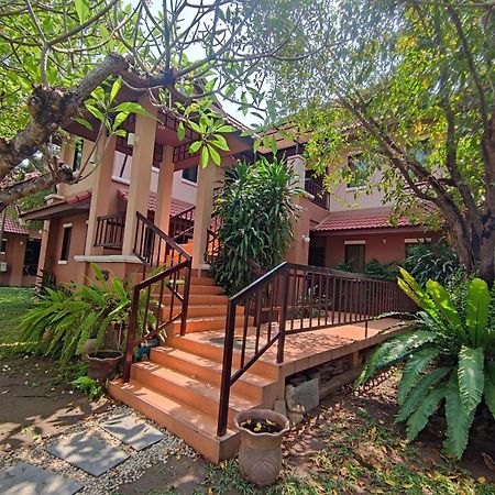 Areena Resort And Hotel Утрадит Екстериор снимка