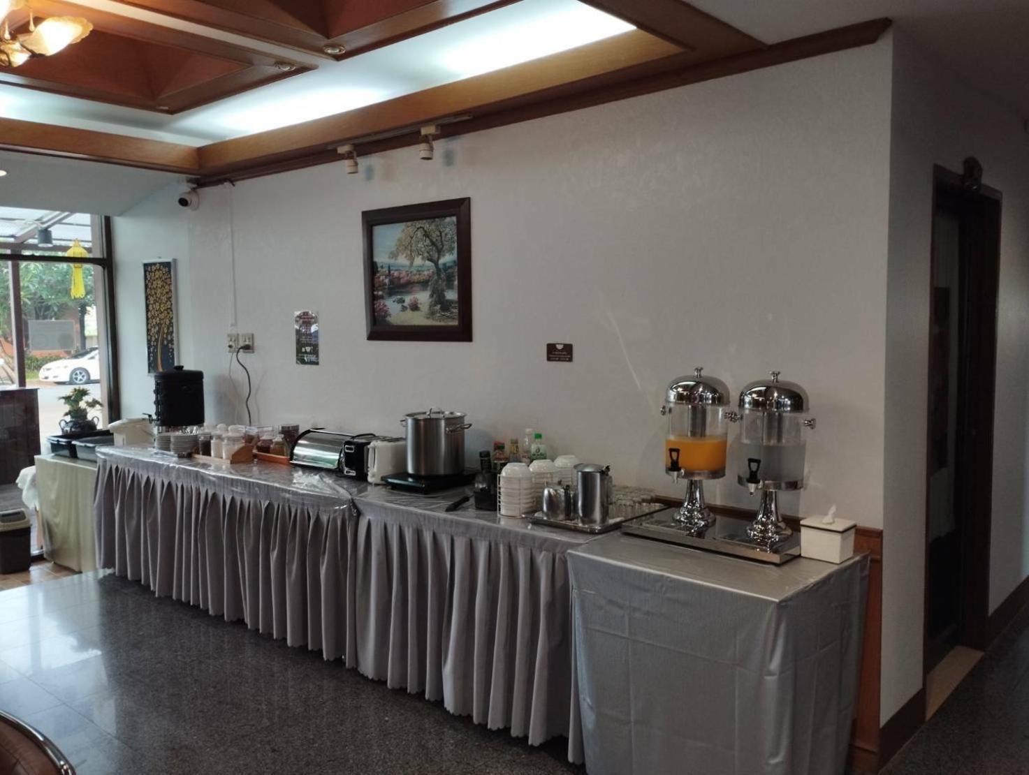 Areena Resort And Hotel Утрадит Екстериор снимка