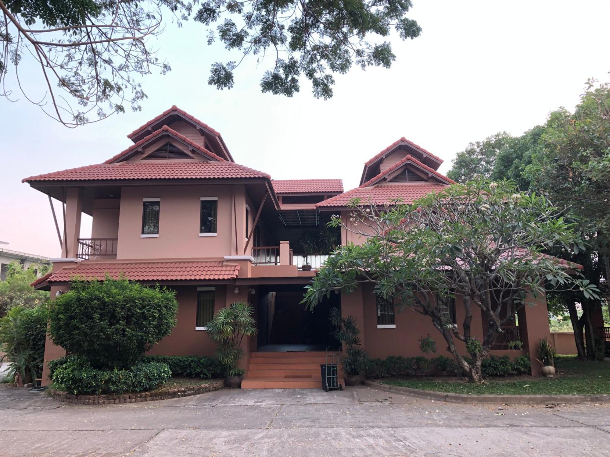 Areena Resort And Hotel Утрадит Екстериор снимка