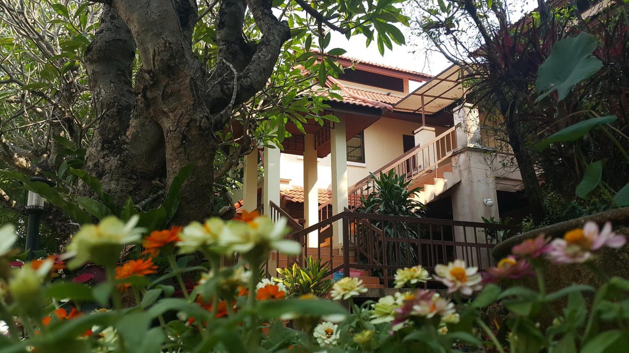 Areena Resort And Hotel Утрадит Екстериор снимка